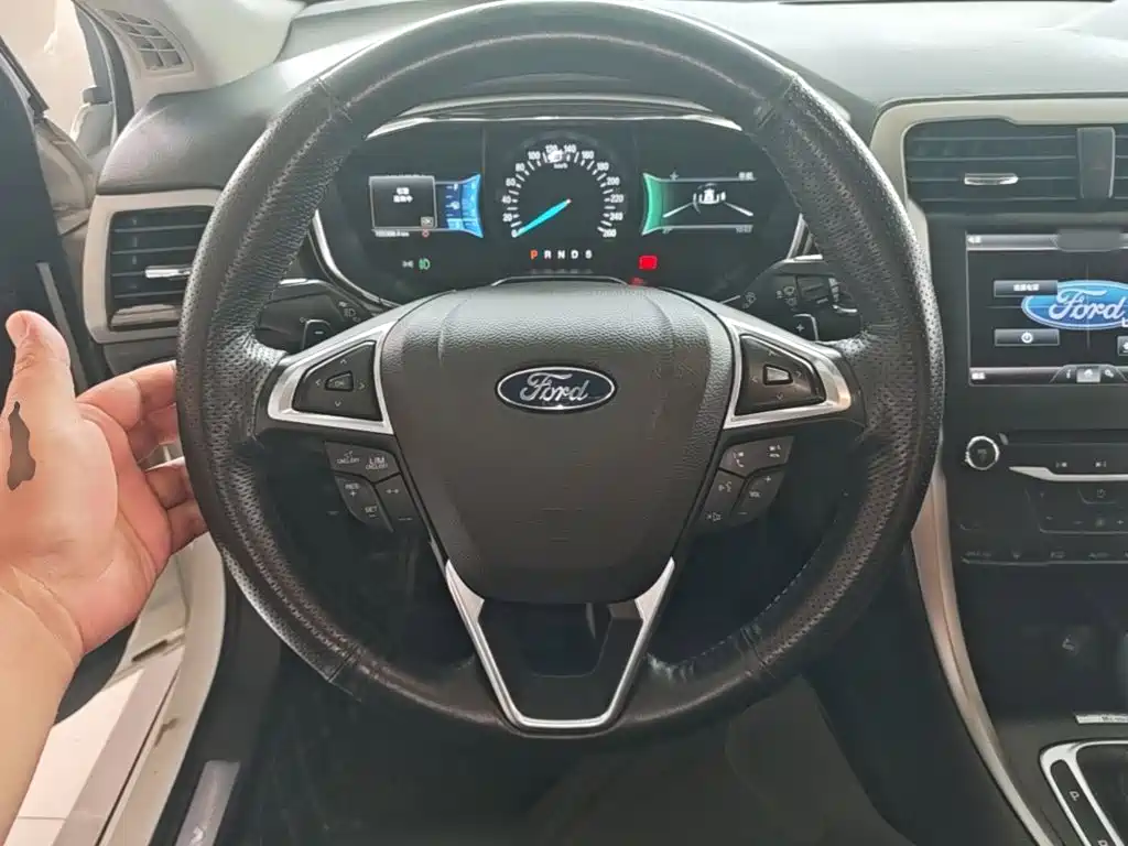 Ford Mondeo — миниатюра 11