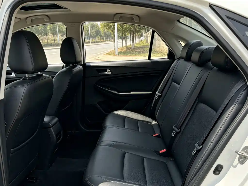 Changan Eado — миниатюра 7
