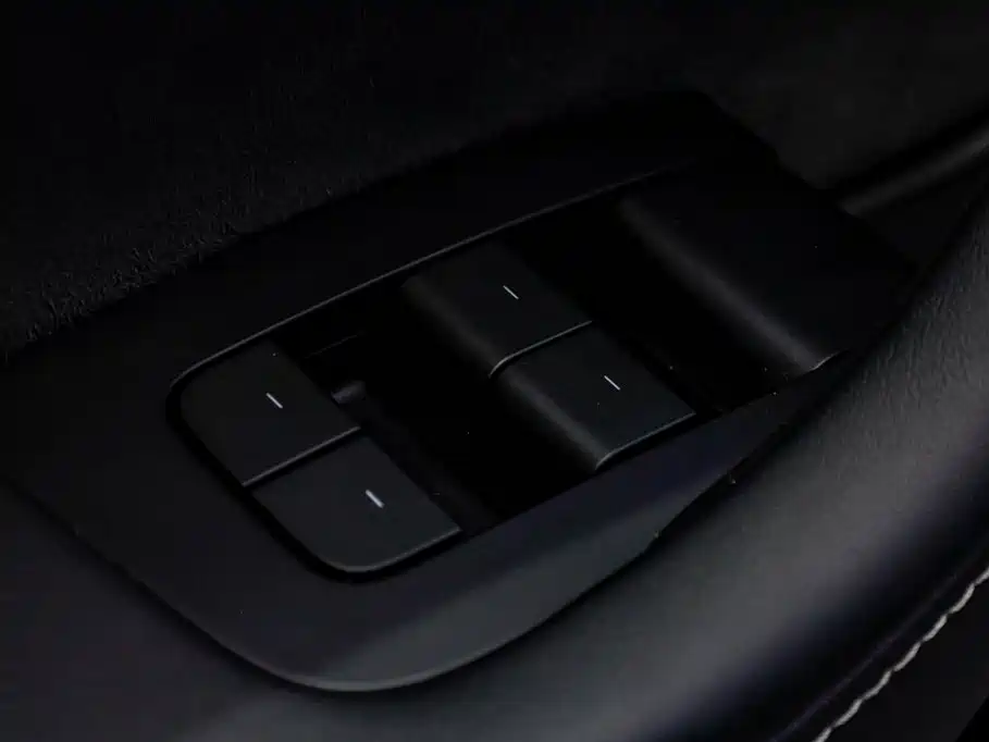 Tesla Model Y — фотографии объявления, Фото 12