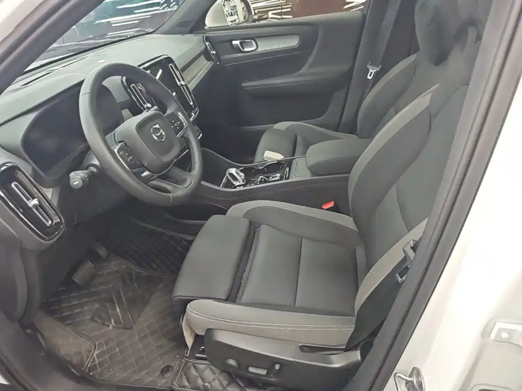 Volvo XC40 — миниатюра 15