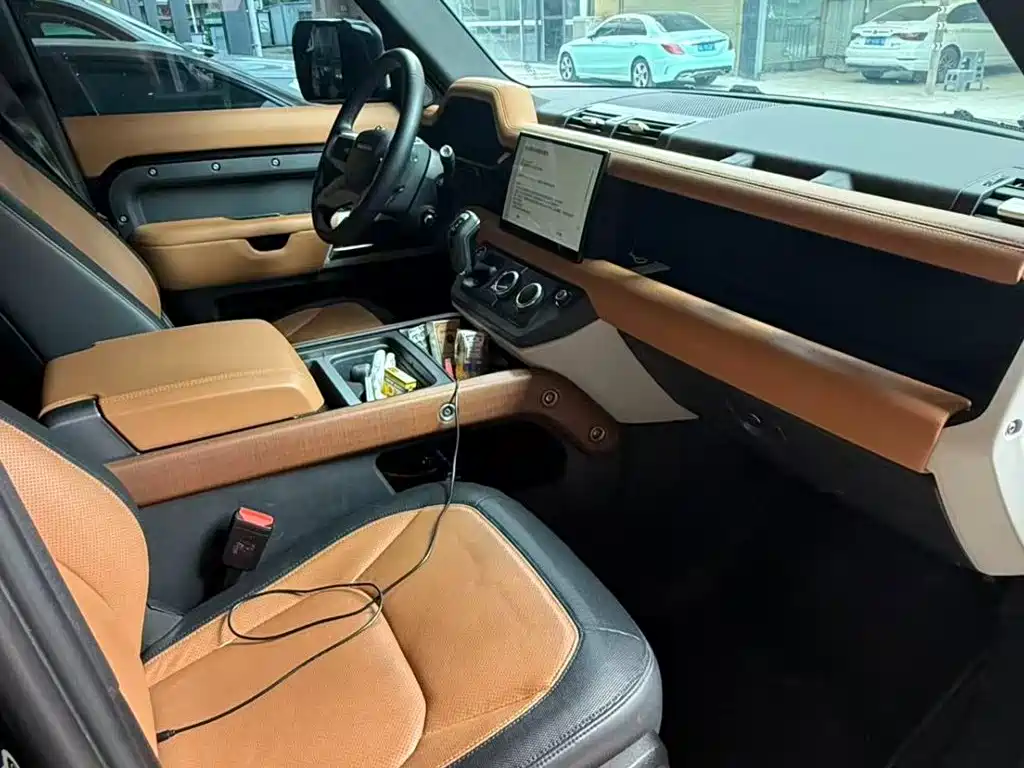 Land Rover Defender — миниатюра 5