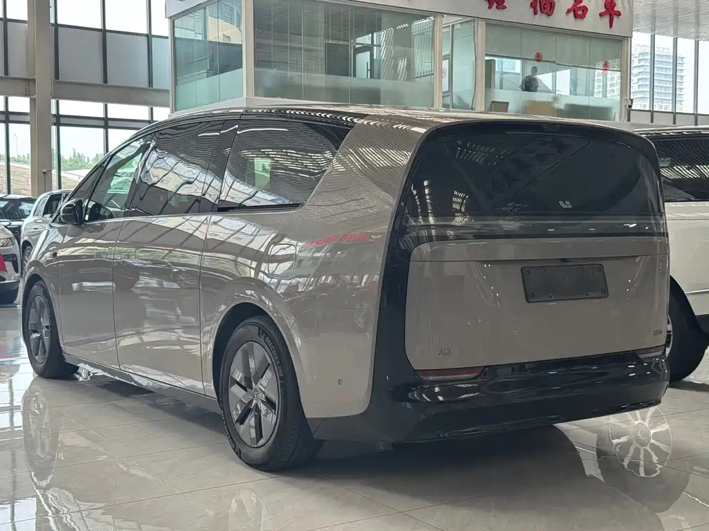 Li Auto Li MEGA — миниатюра 6
