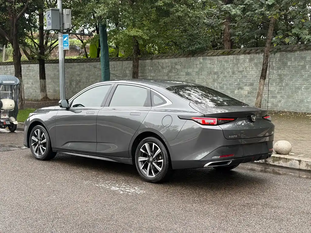 Changan Eado — миниатюра 2