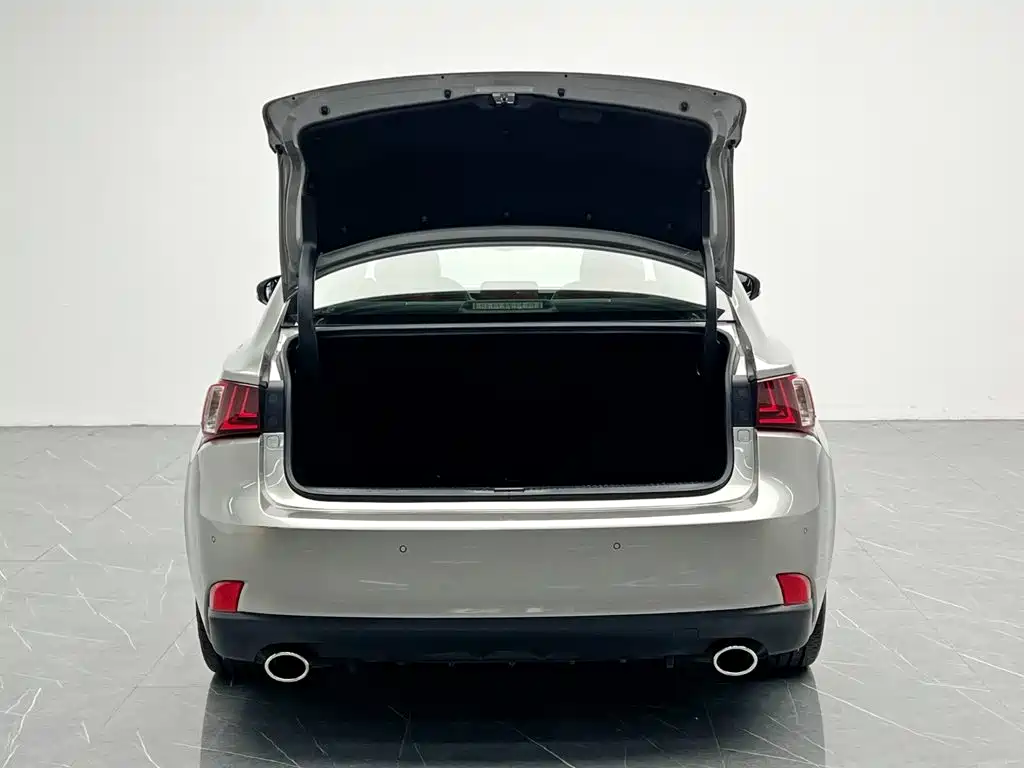 Lexus IS — миниатюра 11