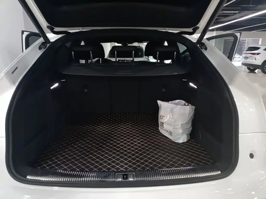 Audi Q5L Sportback — миниатюра 19