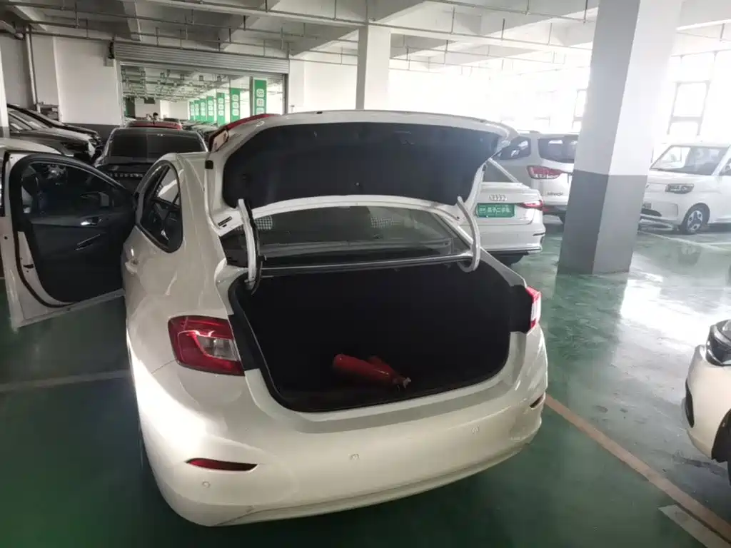 Chevrolet Cruze — миниатюра 22