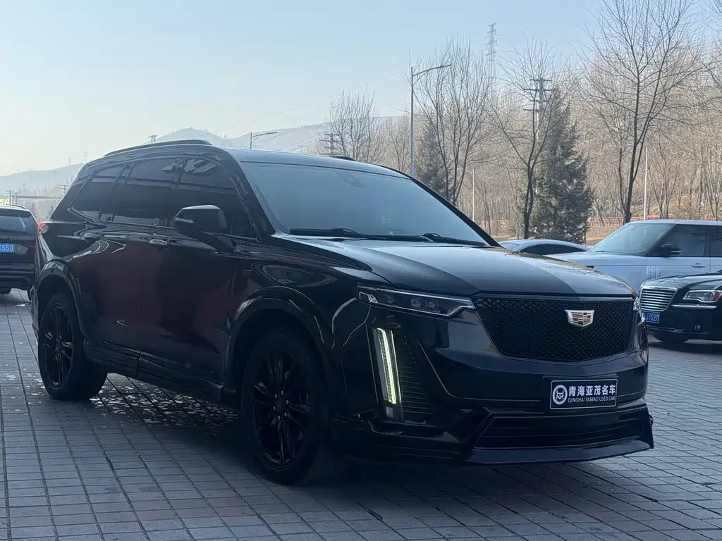 CADILLAC XT6