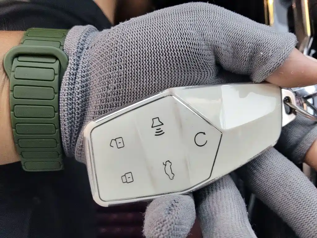 MG MG ONE — миниатюра 9