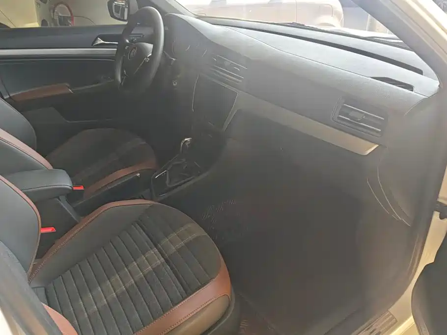 Volkswagen Lavida — миниатюра 8