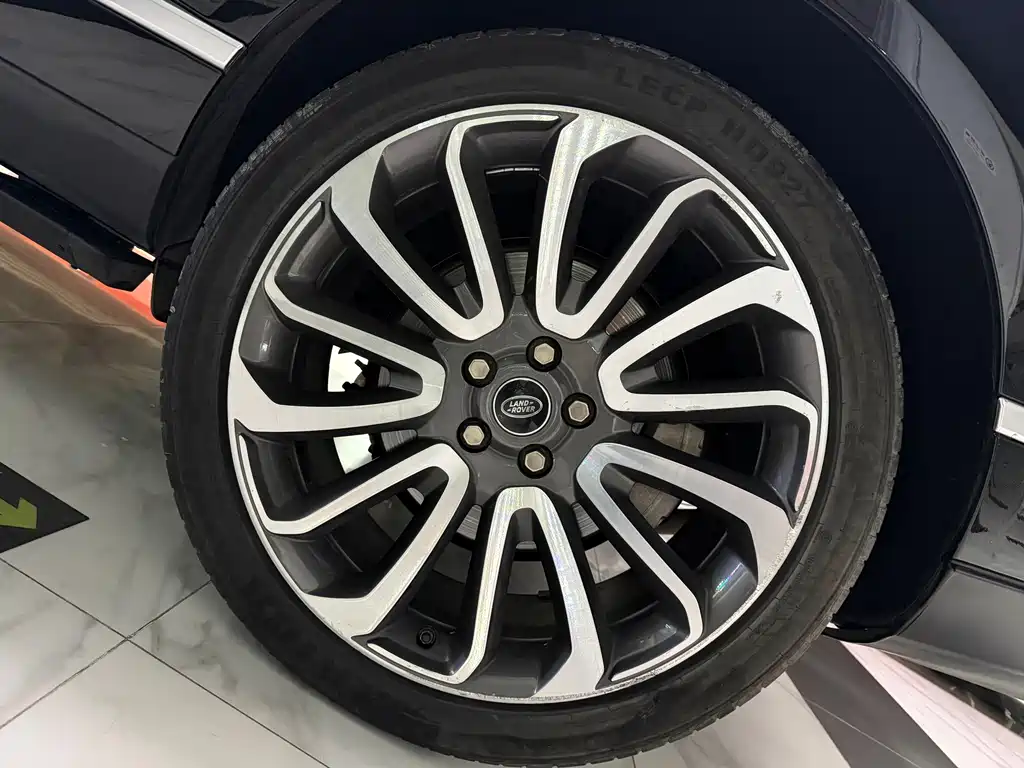 Land Rover Range Rover — миниатюра 18