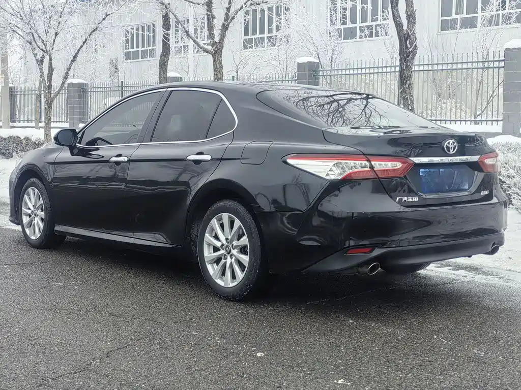 TOYOTA CAMRY