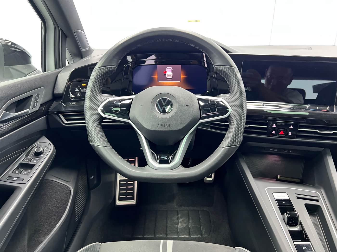 Volkswagen Golf 1.4 л 2022 г. Белый, пробег 46000 км