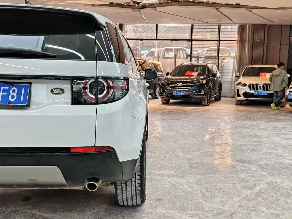 Land Rover Discovery Sport — миниатюра 8