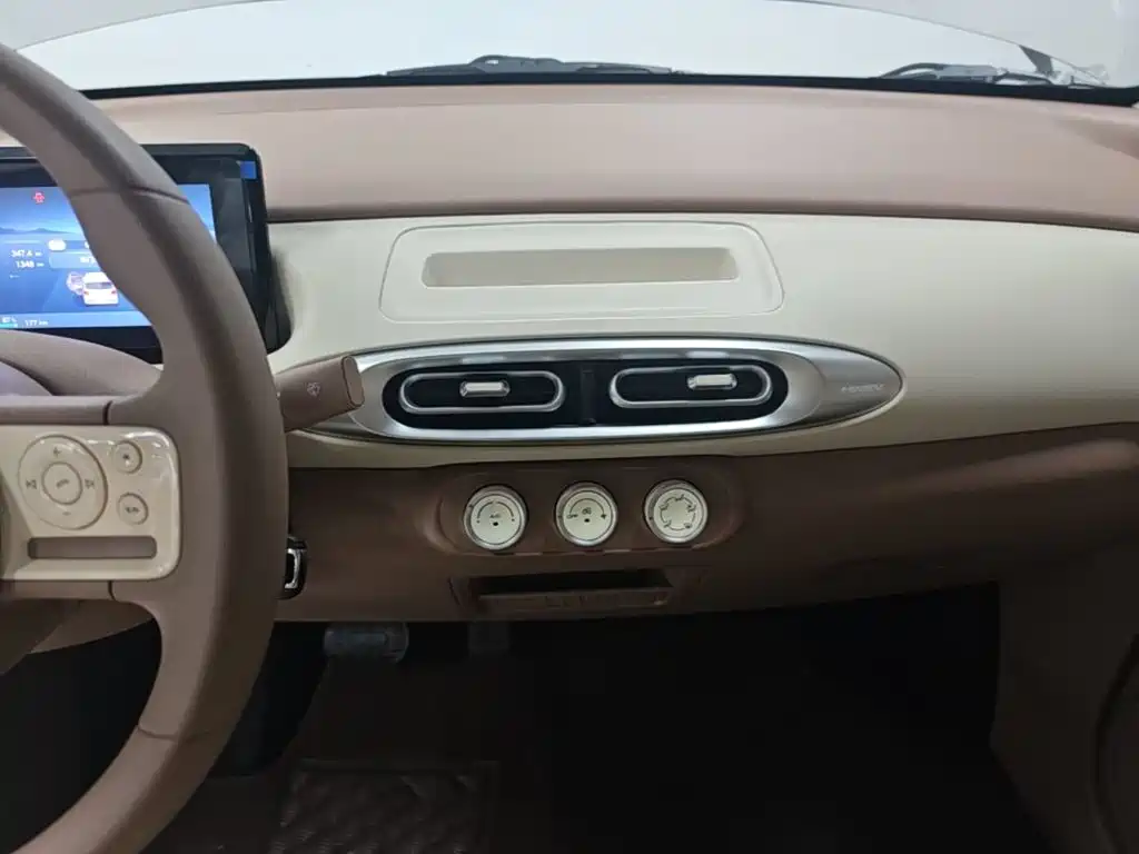 Wuling MINIEV — миниатюра 13