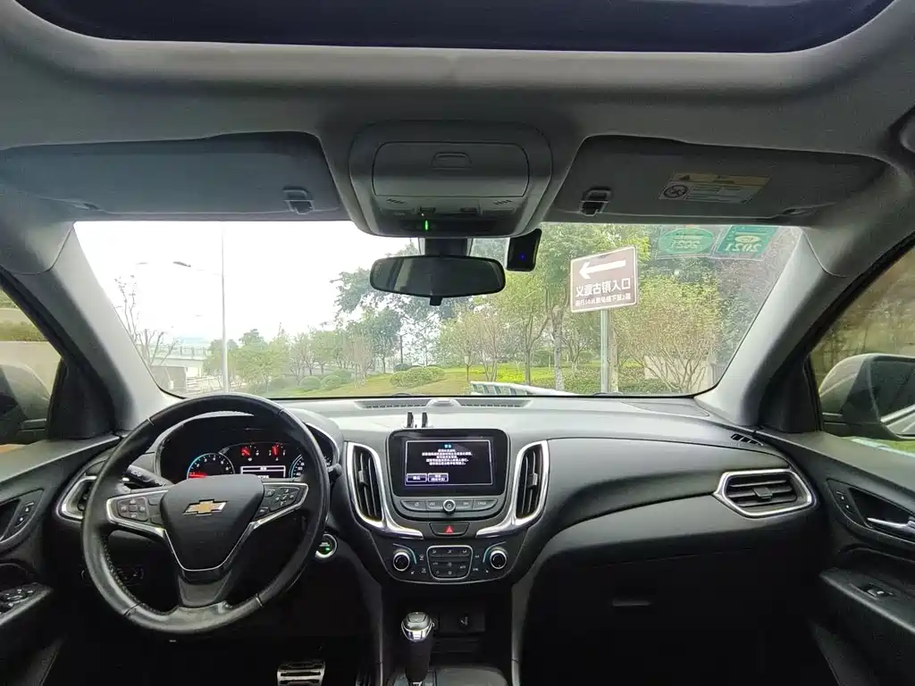 Chevrolet Equinox — миниатюра 13