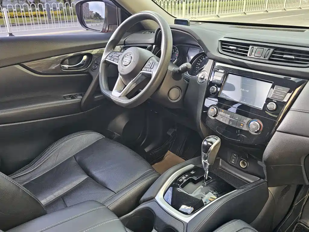 Nissan X-Trail — миниатюра 18