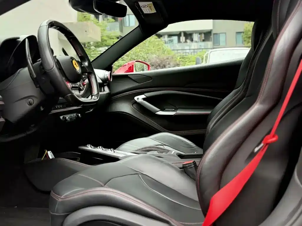 Ferrari F8 — миниатюра 8