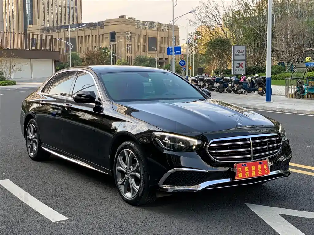 MERCEDES-BENZ E CLASS