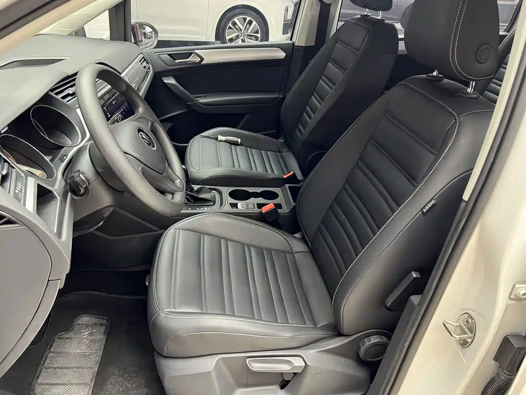 Volkswagen Touran — миниатюра 8