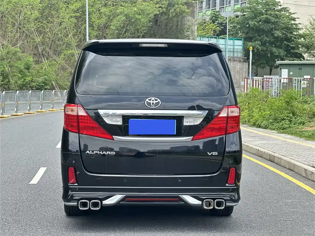 Toyota Alphard 2011 3.5L Luxury