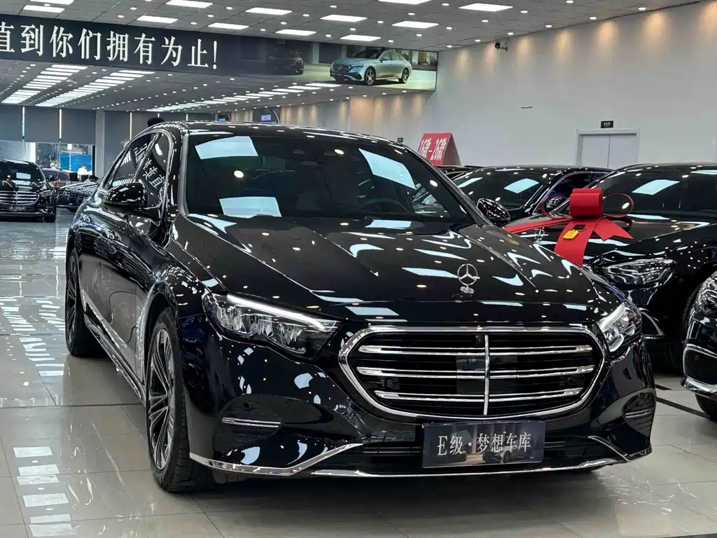 Mercedes-Benz E-Class — миниатюра 2