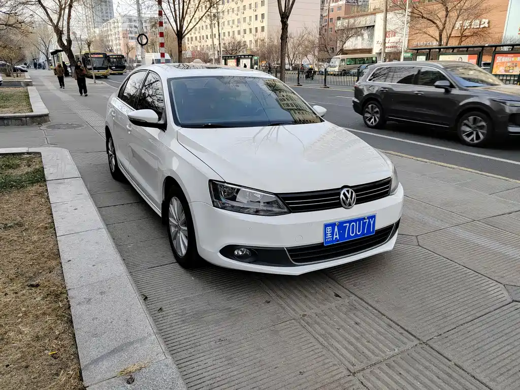 Volkswagen Sagitar 2015