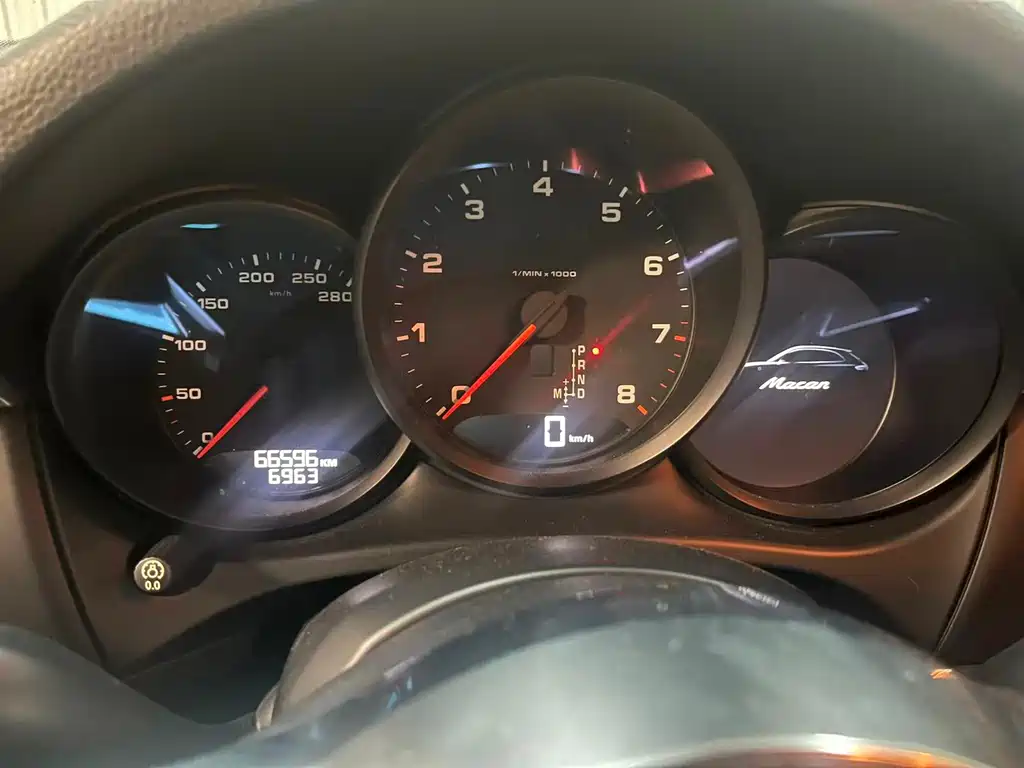 Porsche Macan — миниатюра 9