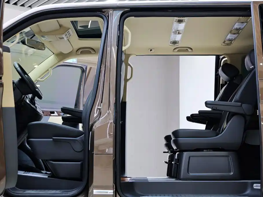 Volkswagen Multivan — миниатюра 28