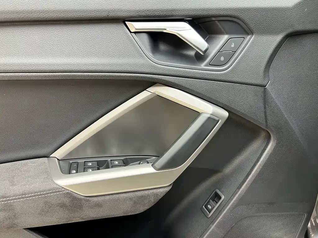 Audi Q3 — миниатюра 11