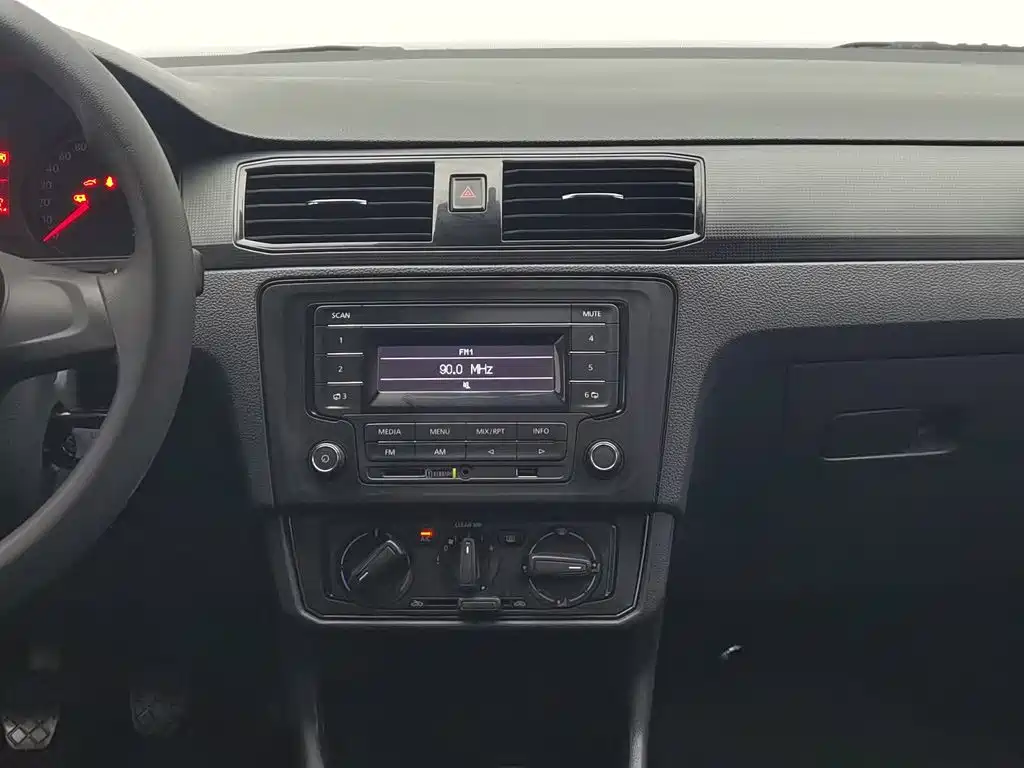 Volkswagen Santana — миниатюра 12