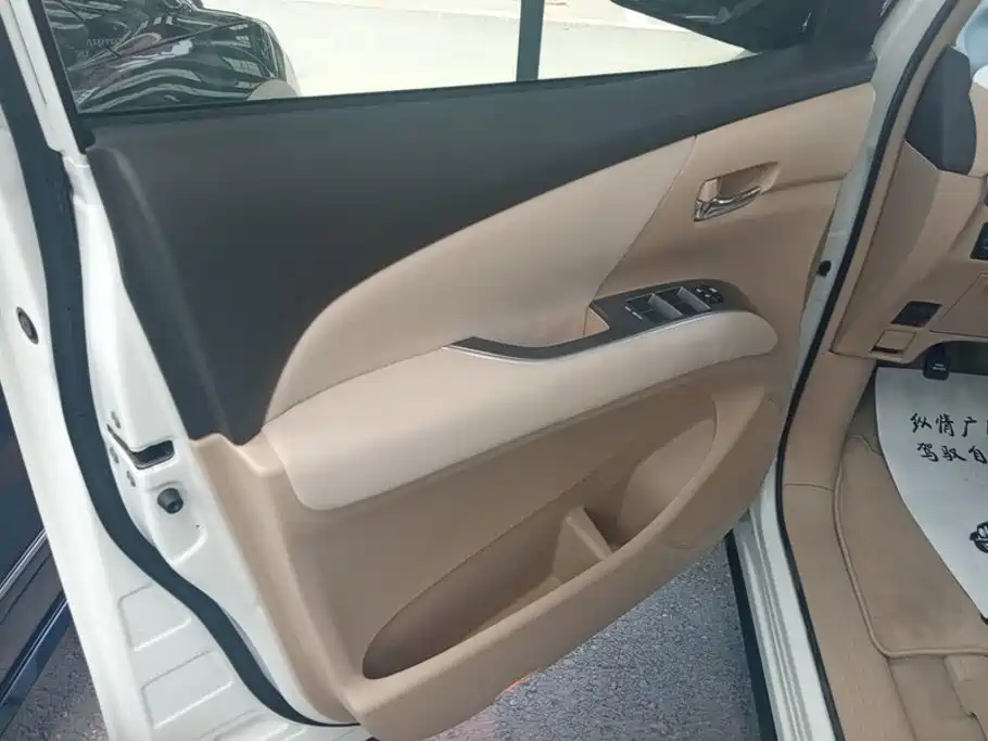 Toyota Previa 2012 2.4L 7 Standard