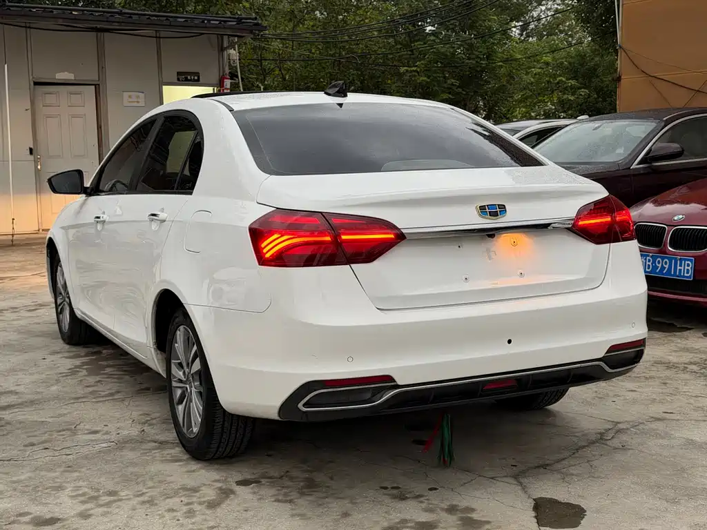 Geely Emgrand — миниатюра 14