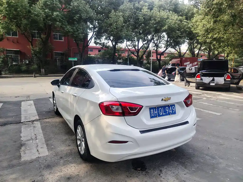 Chevrolet Cruze — миниатюра 12
