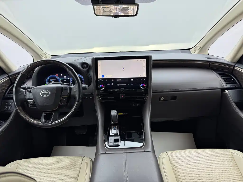 Toyota Alphard — миниатюра 7