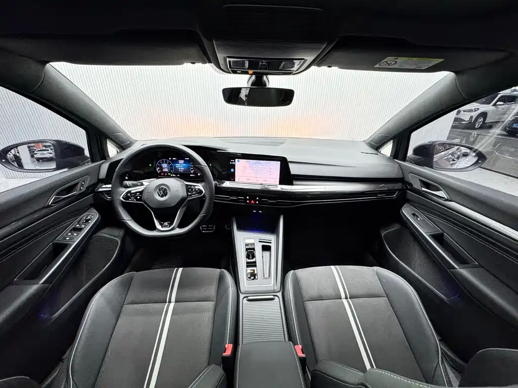 Volkswagen Golf — миниатюра 12