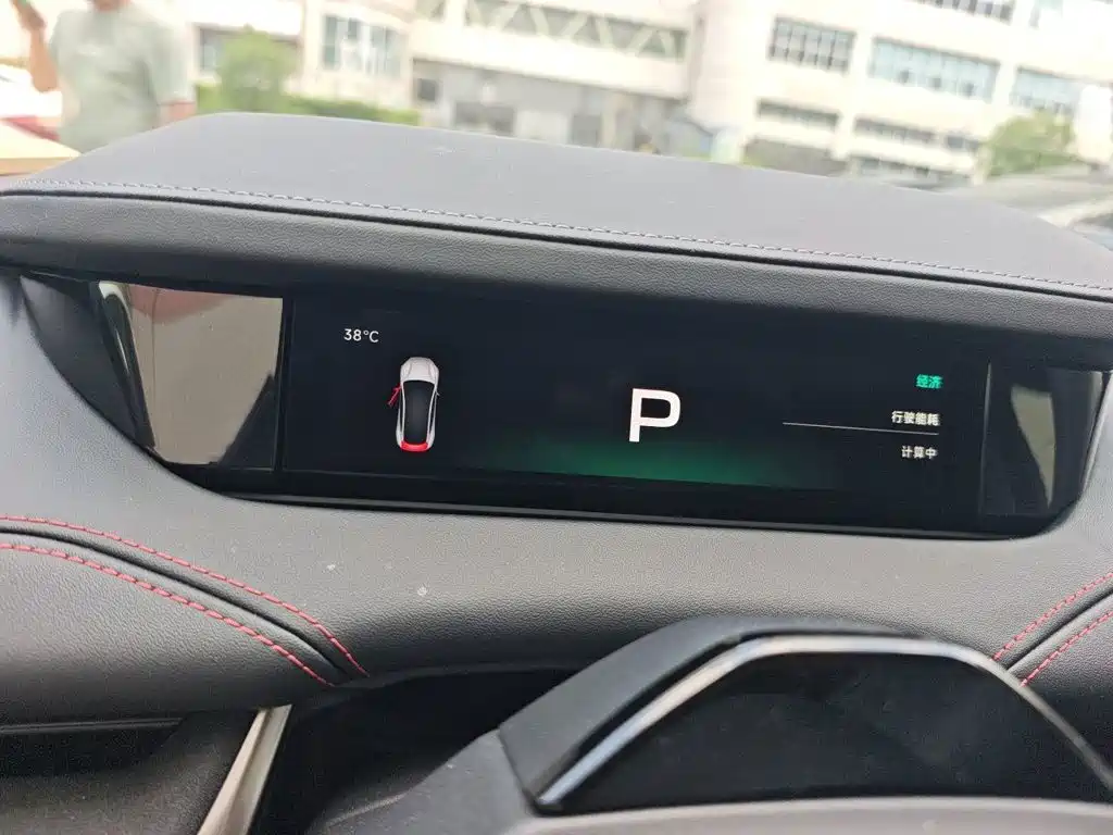 Xiaomi SU7 — миниатюра 7
