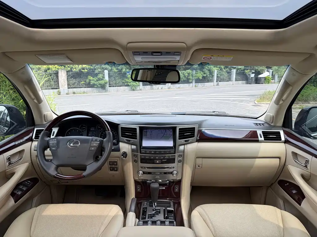 Lexus LX — миниатюра 5
