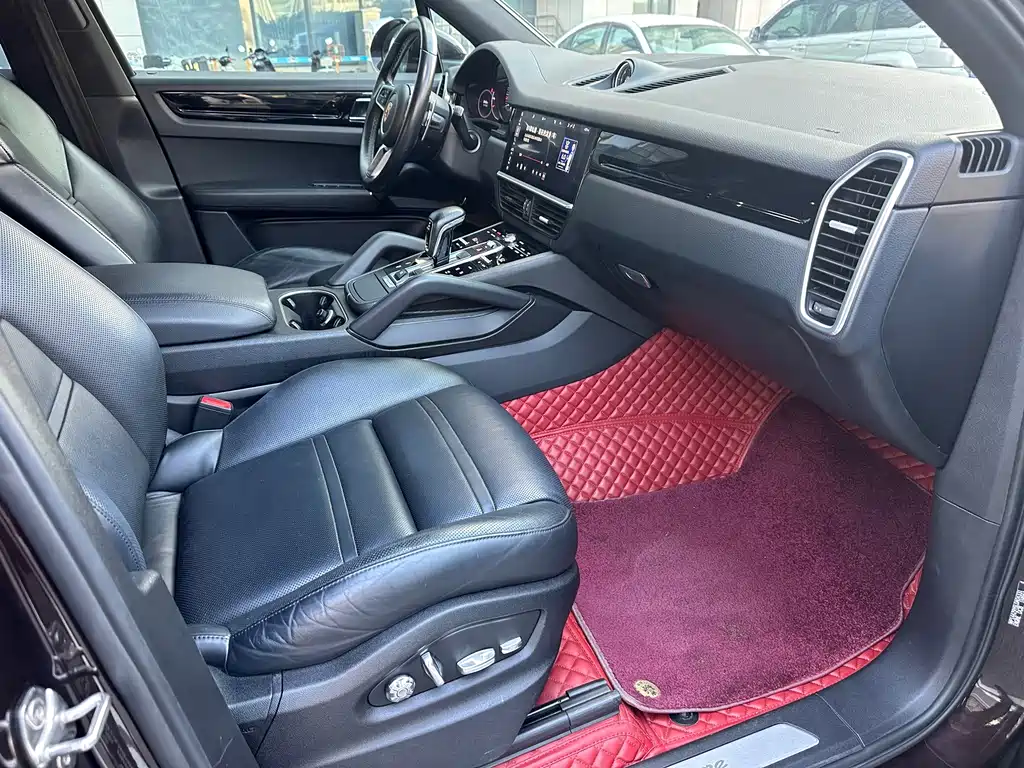 Porsche Cayenne — миниатюра 15