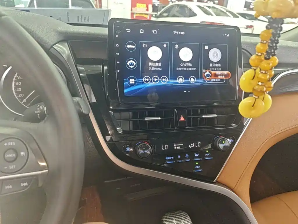 Toyota Camry — миниатюра 13