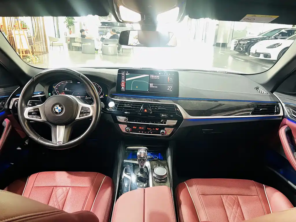 BMW 5 Series — миниатюра 6