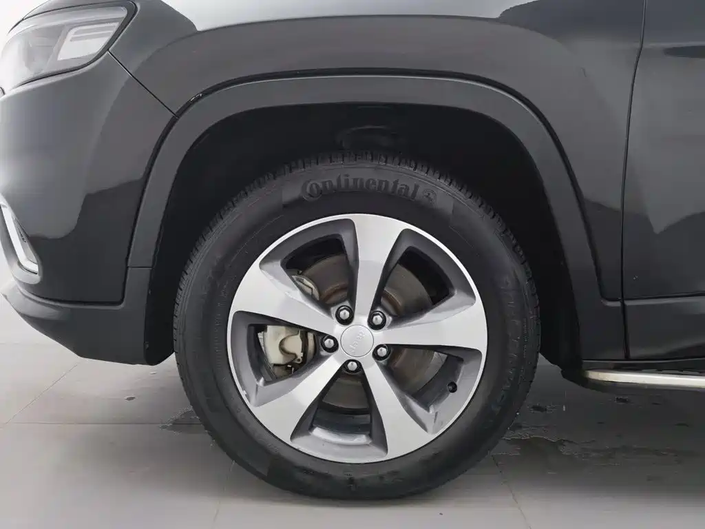 Jeep Cherokee — миниатюра 17