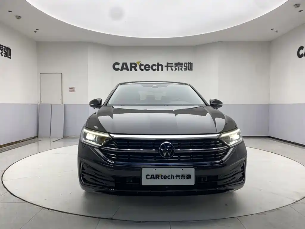 Volkswagen Sagitar — миниатюра 3