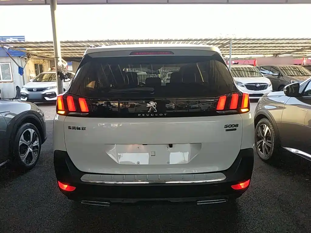 Peugeot 5008 — миниатюра 6