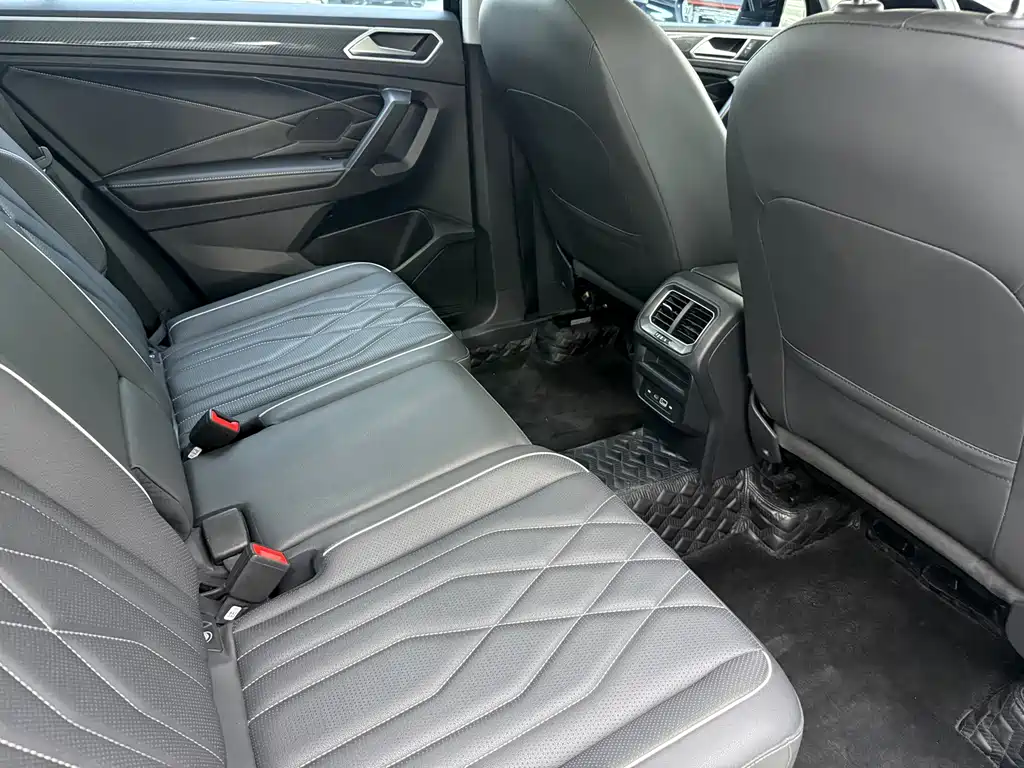 Volkswagen Tiguan L — миниатюра 19