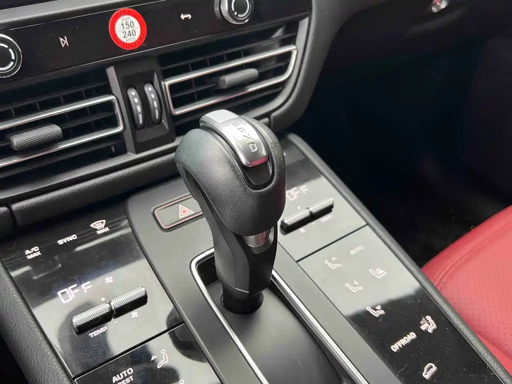 Porsche Macan — миниатюра 8