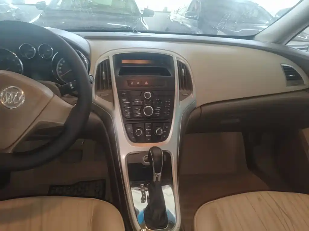 Buick Excelle — миниатюра 13