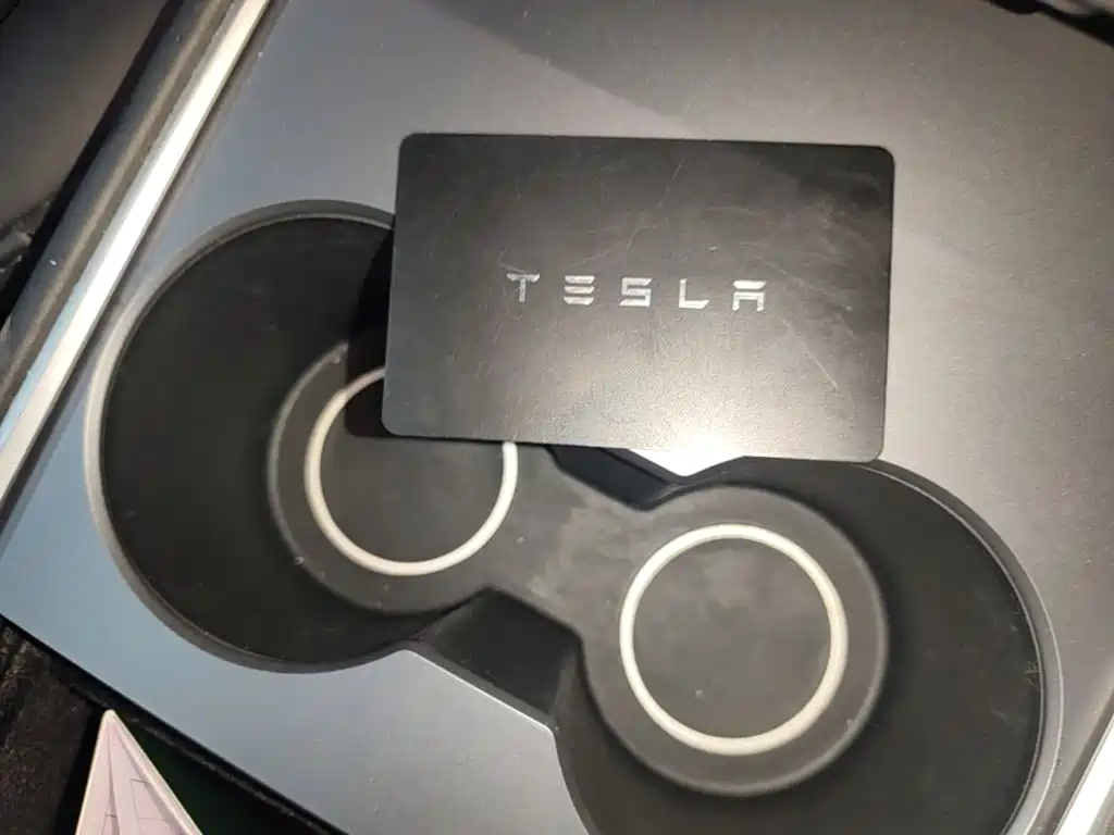 Tesla Model 3 — миниатюра 9