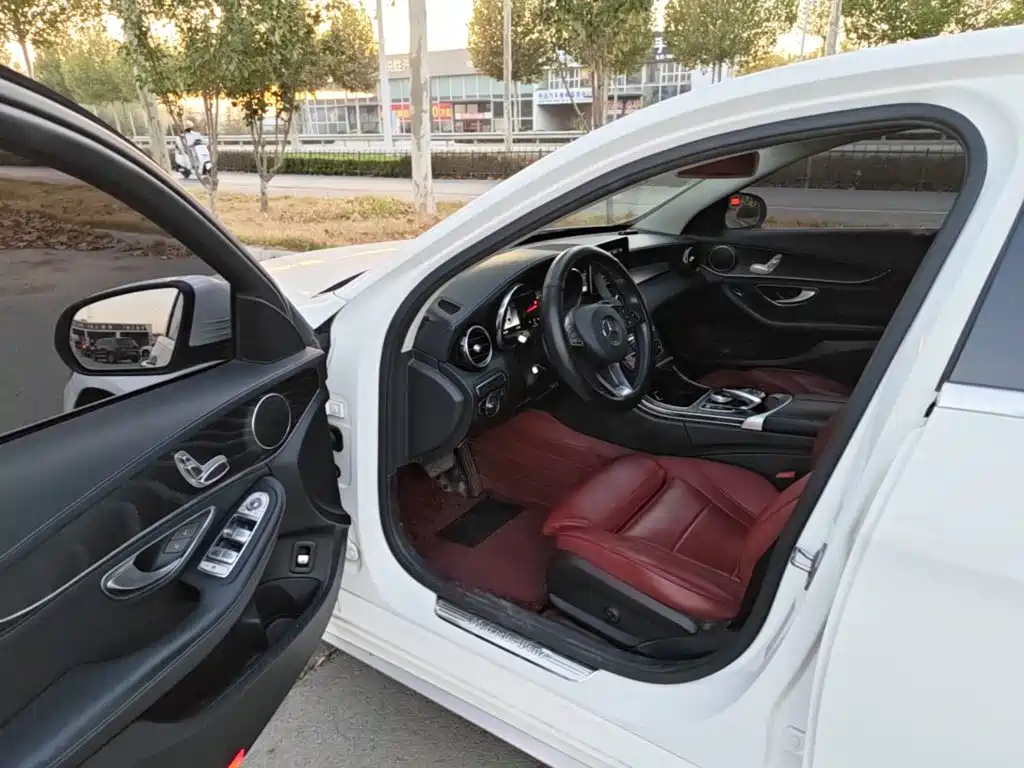 Mercedes-Benz C-Class — миниатюра 16