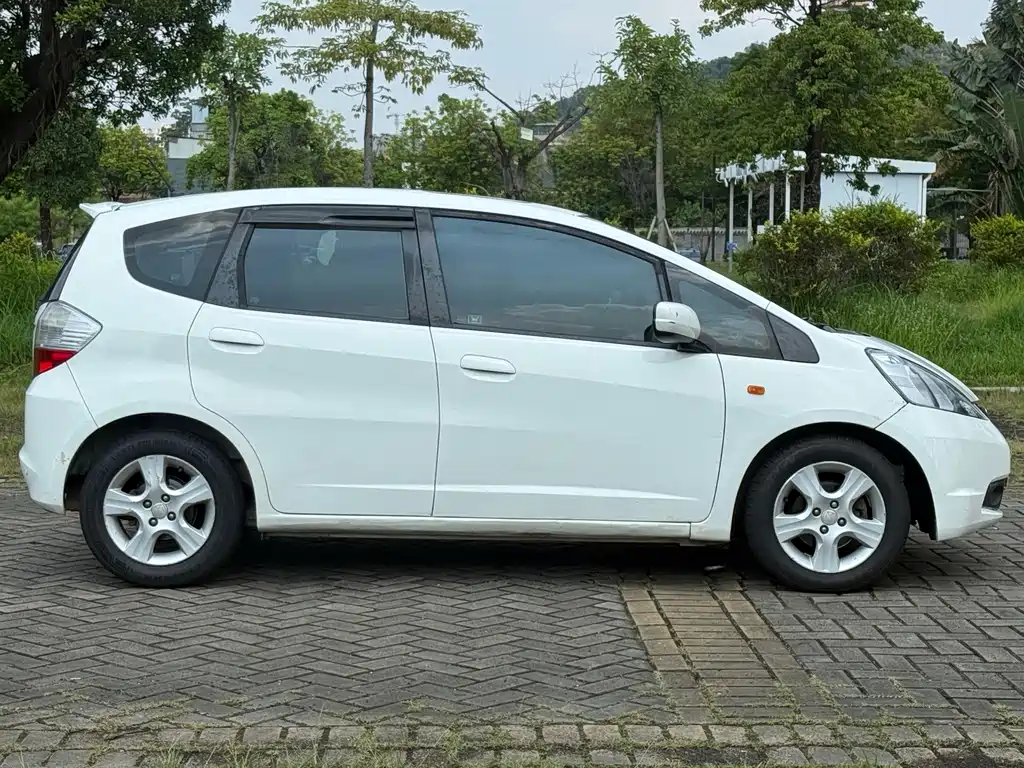 Honda Fit — миниатюра 11