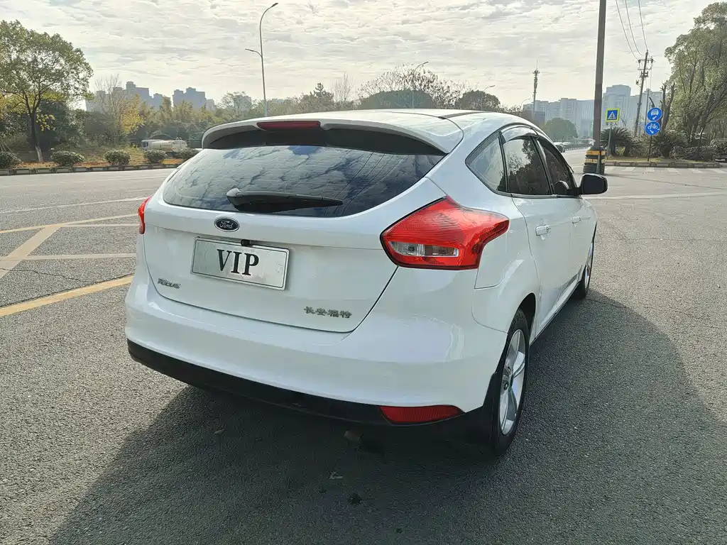 Ford Focus — миниатюра 7